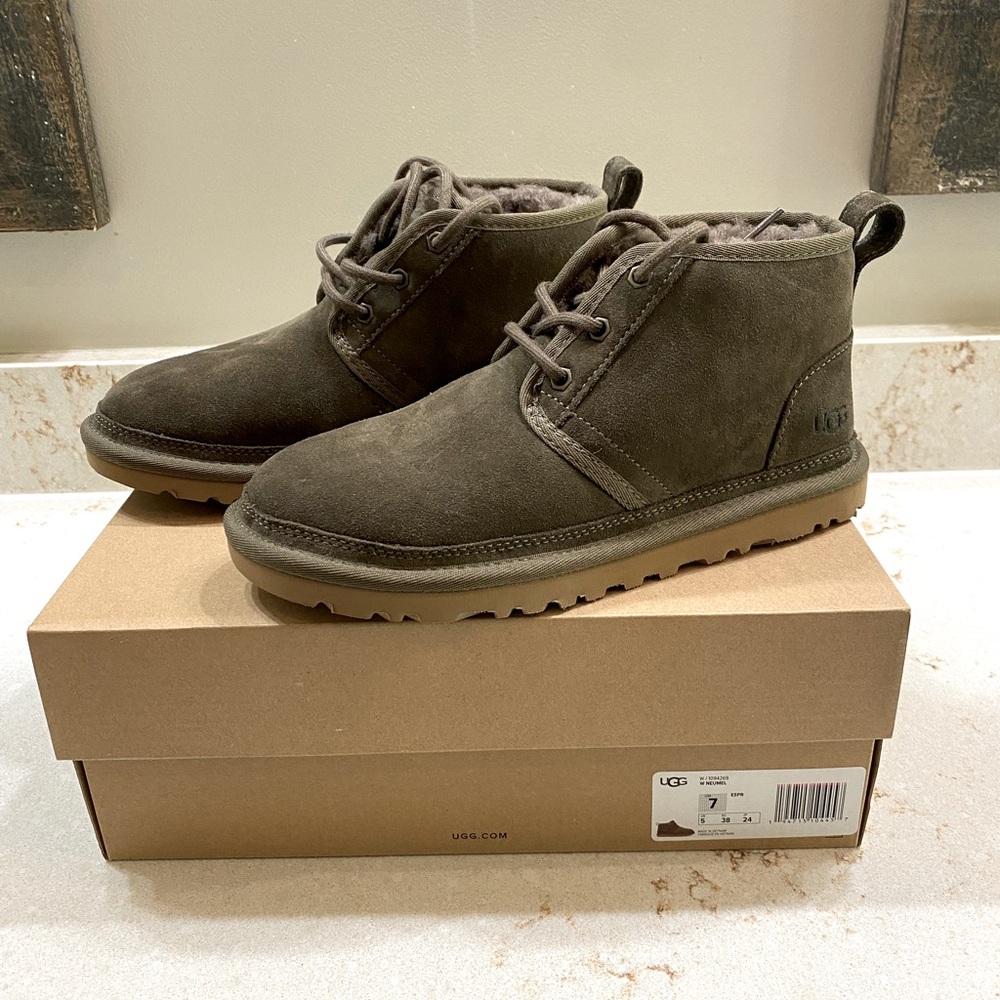 Ugg Womens Neumel Chukka Boot - New
